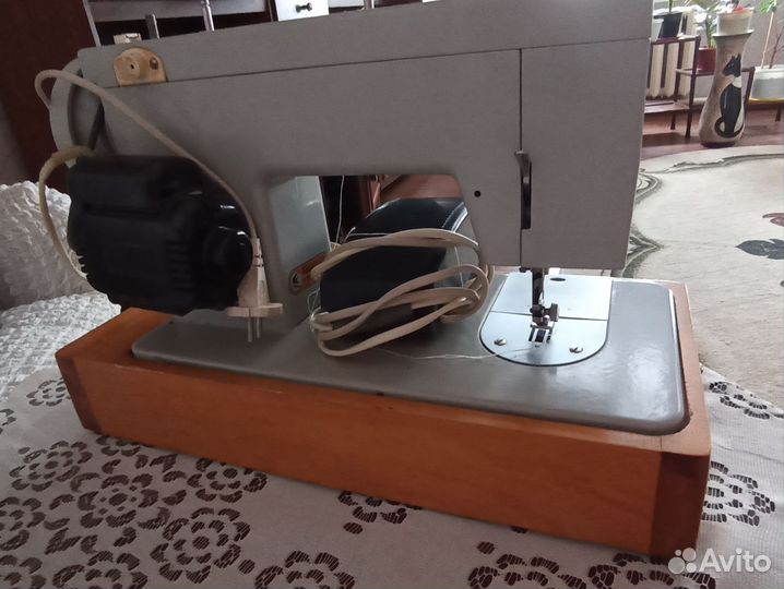 Швейная машина Чайка 134