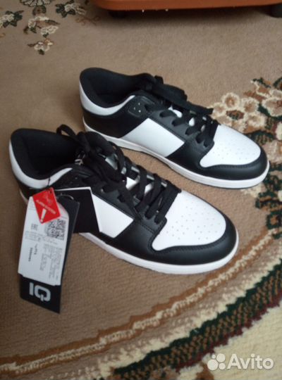 Продам кроссовки