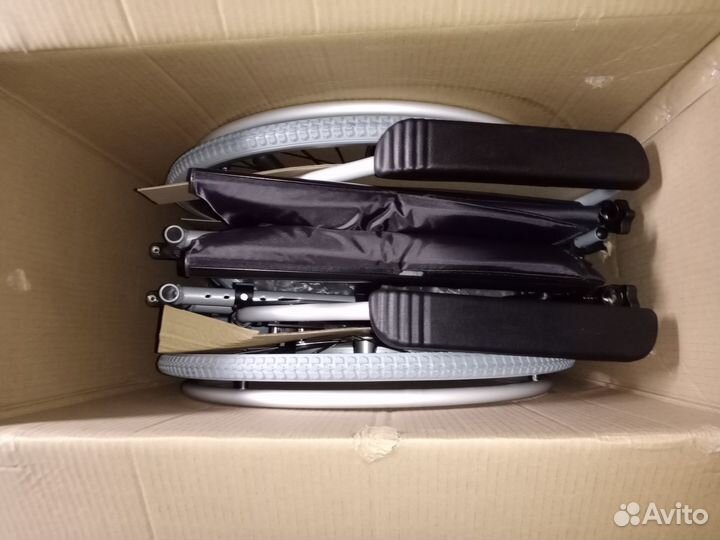 Инвалидное кресло складное