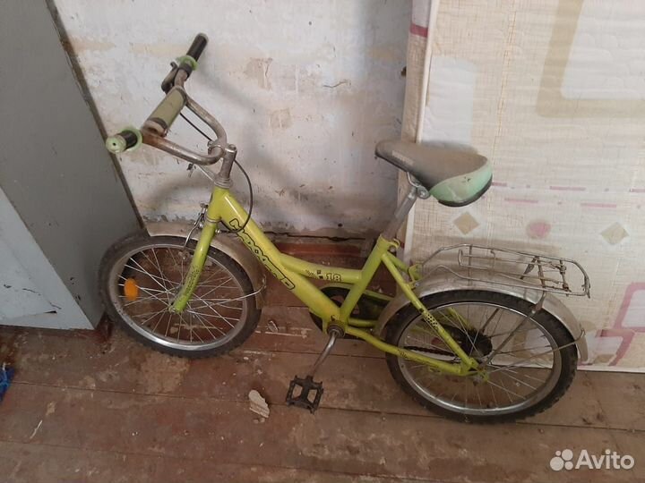 Продам велосипед детский с доп колёсами