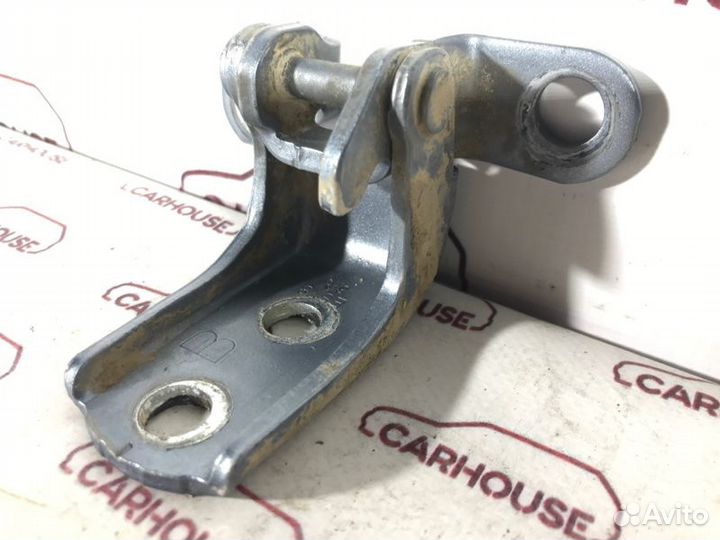 Петля двери задняя правая Honda Crv 2.0 R20A2 2008