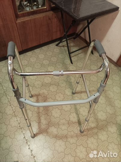 Санитарный стул туалет