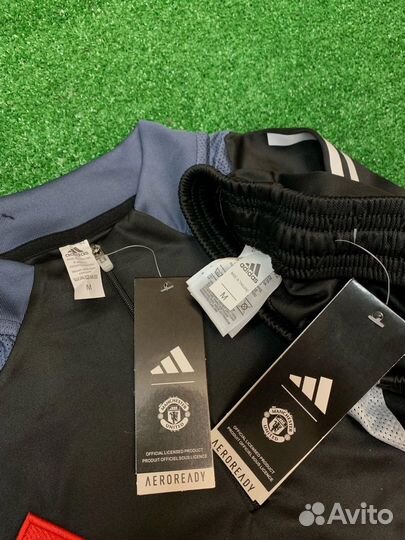 Костюм Манчестер Юнайтед