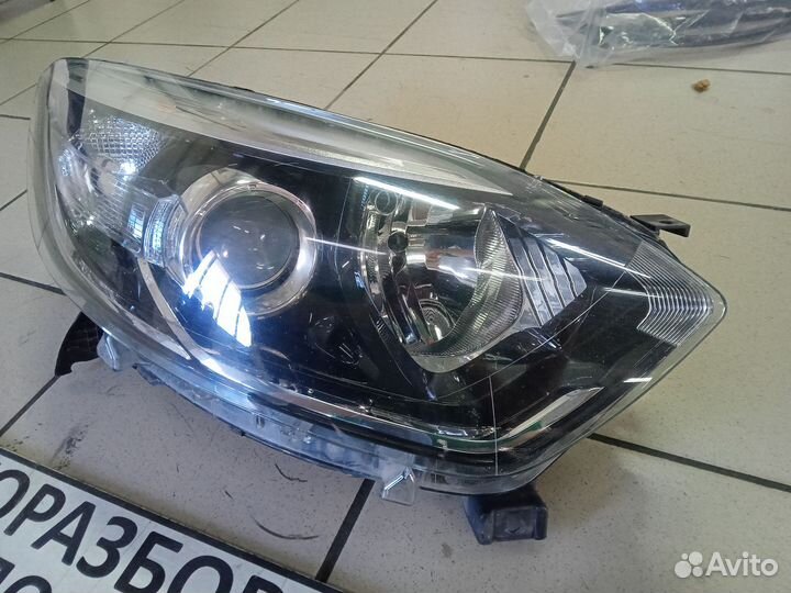 Фара правая Renault Captur Рено Каптюр