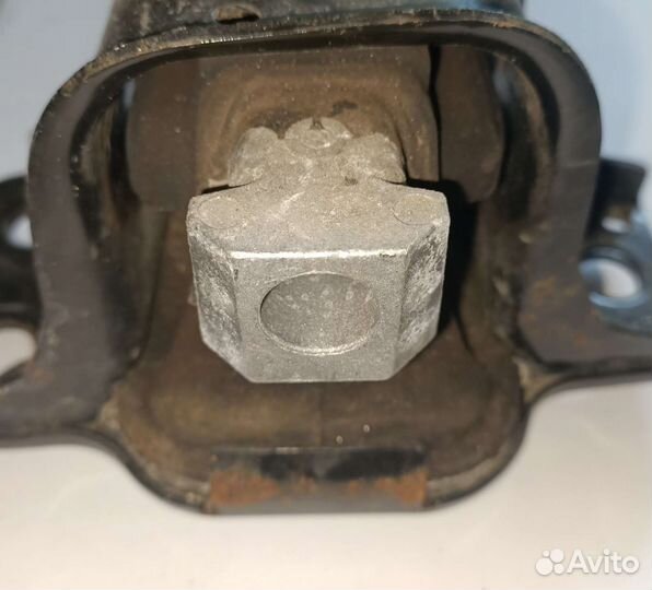 Подушка двигателя nissan qashqai j10