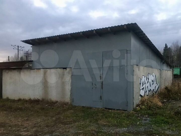 Гараж, > 30 м²