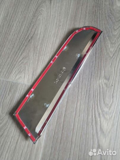 Хромированная накладка задней двери KIA Sportage