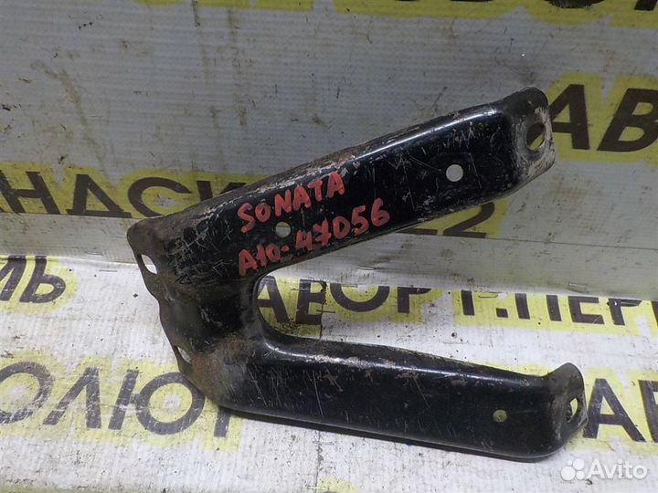 Кронштейн (сопут. товар) Hyundai Sonata IV (EF) 1