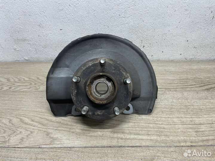 Кулак правый передний Mitsubishi Lancer 10