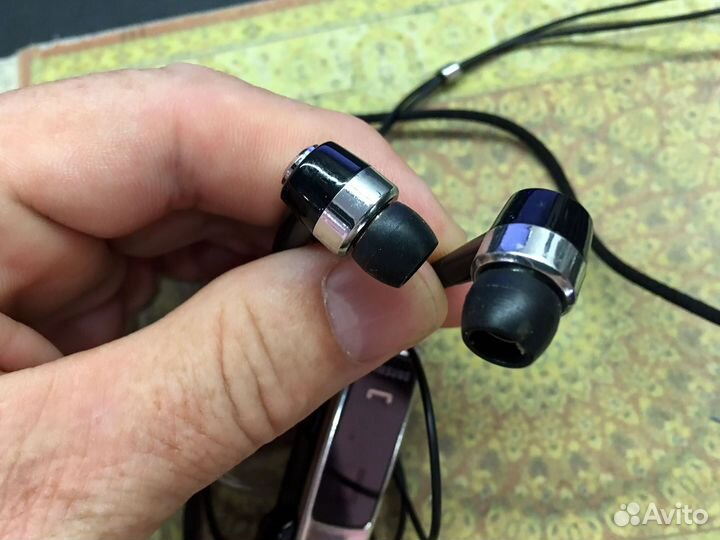 Наушники и Bluetooth-гарнитура Samsung WEP870