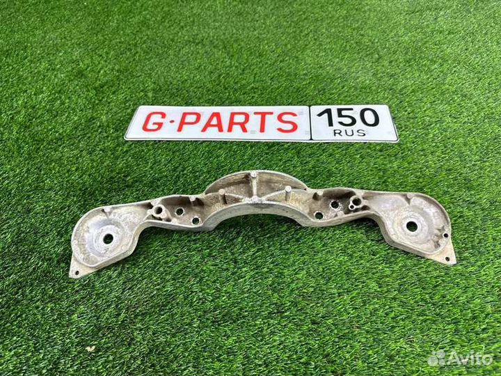 Кронштейн редуктора Bmw 3 E46 M43B19 2000