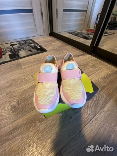 Кроссовки demix