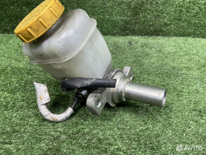 Главный тормозной цилиндр subaru forester SH5 EJ205 2 008