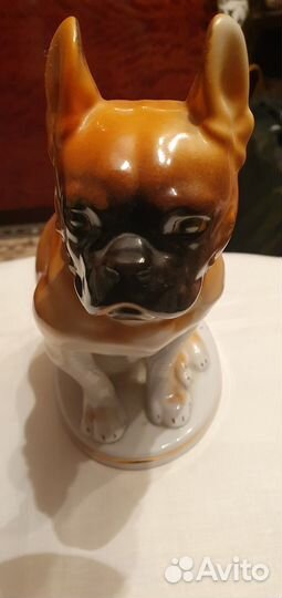 Статуэтка фарфор