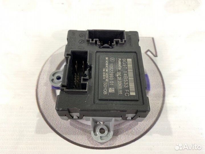 Блок управления пассажирской дверью Volvo V70