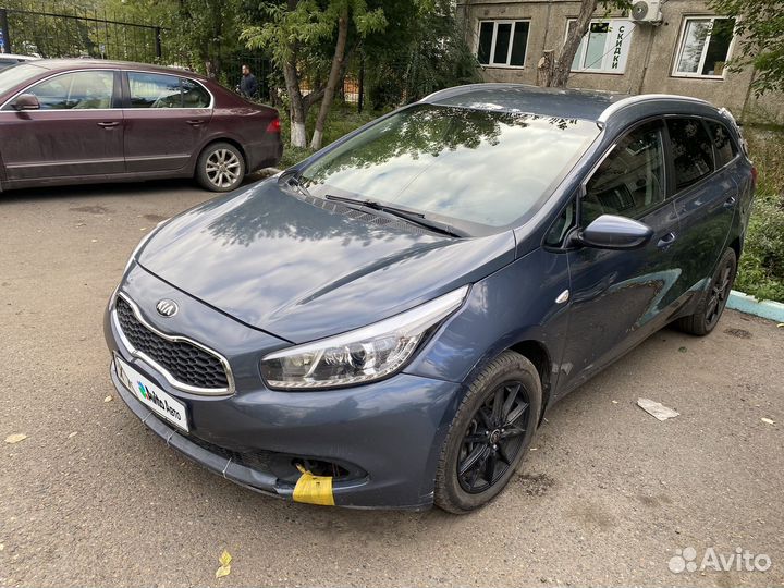 Kia Ceed 1.6 AT, 2014, битый, 118 000 км