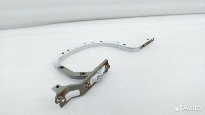 Б/У Петля крышки багажника Состояние отличное