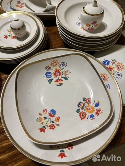 Сервиз столовый антикварный дизайнерский