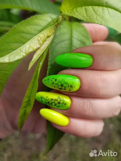 Маникюр, педикюр на реклайнере, наращивание ногтей