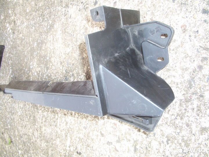 Дефлектор радиатора Рено Доккер с12