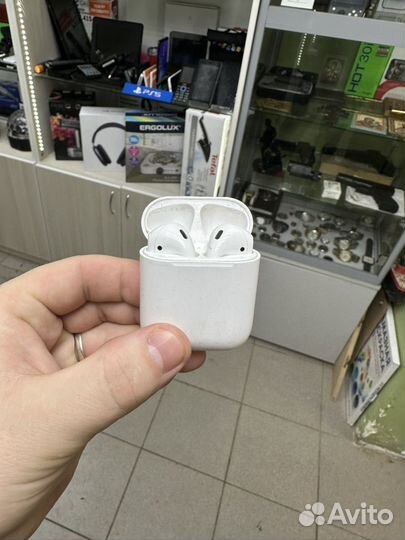 В продаже AirPods 2-го поколения A2031