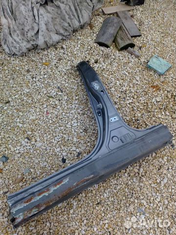 Центральная стойка кузова Hyundai Solaris 1