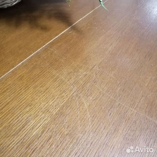 Дубовый обеденный стол