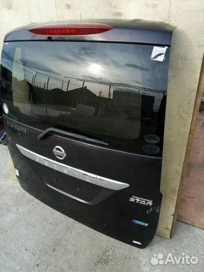 Дверь багажника Nissan Serena C26