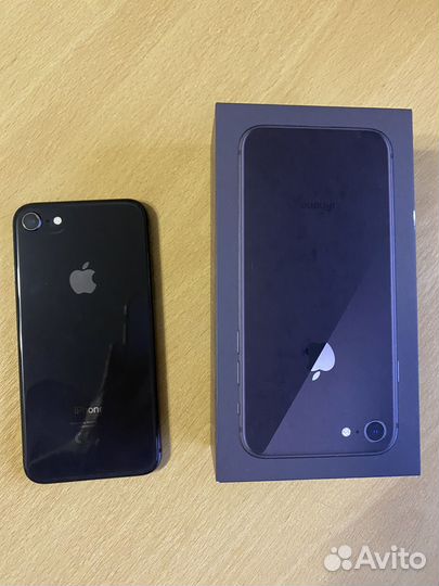 Телефон iPhone 8 64 gb