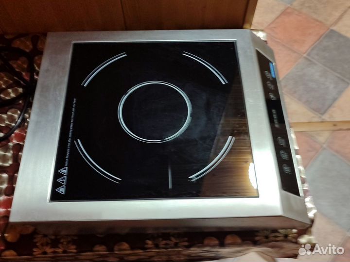 Индукционная варочная панель