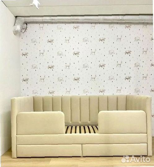 Детская кровать с мягкими бортиками