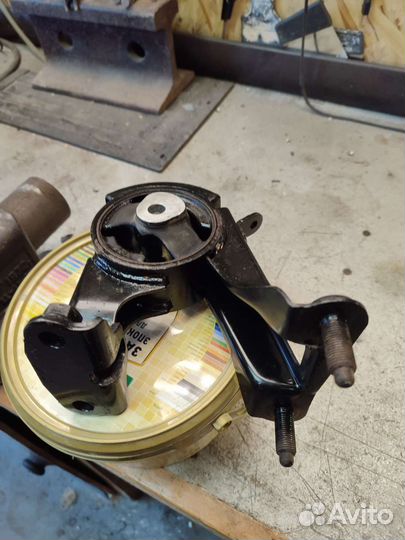 Опора двигателя задняя тойота королла Е150