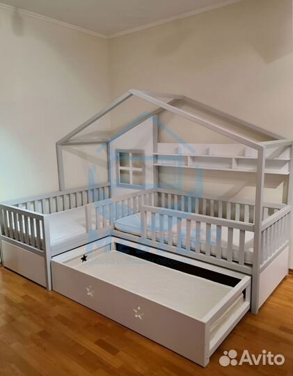 Двухъярусная кровать