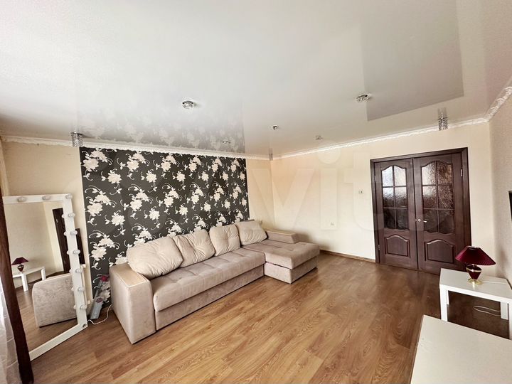 3-к. квартира, 93 м², 5/6 эт.