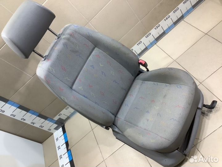 Сиденье переднее переднее правое Volkswagen Caddy