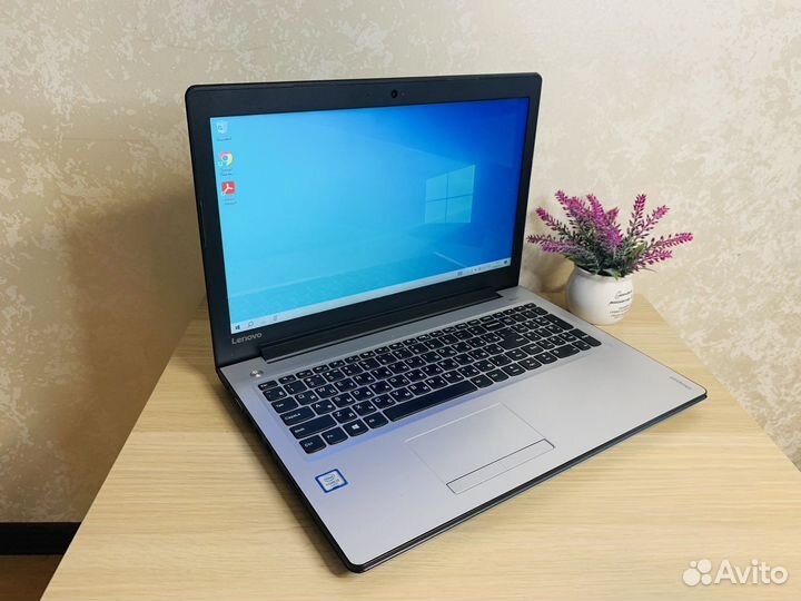 Тонкий, современный ноутбук