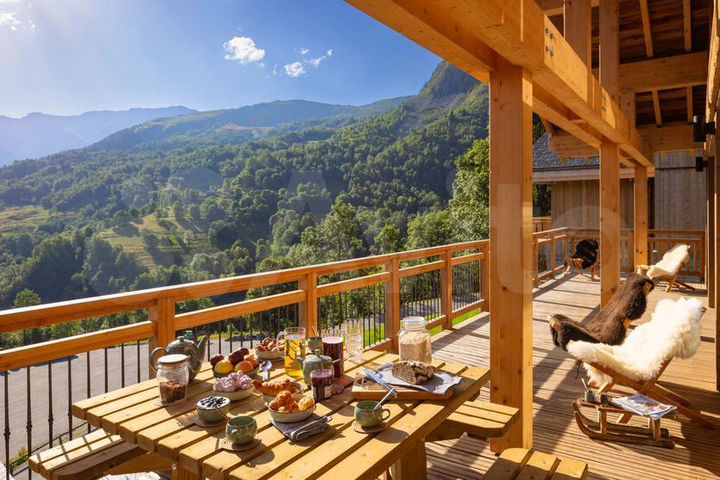 Коттедж 198 м² на участке 2 сот.