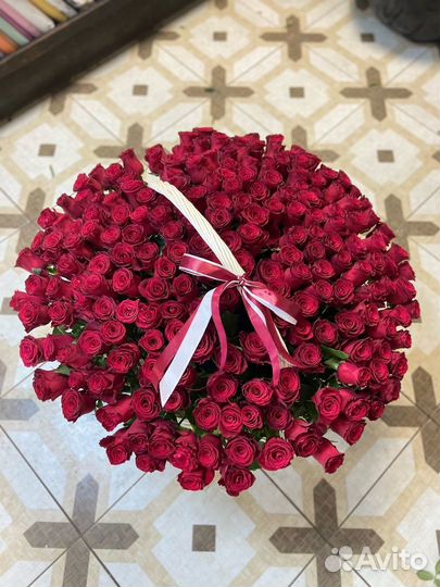 201 роза в корзине