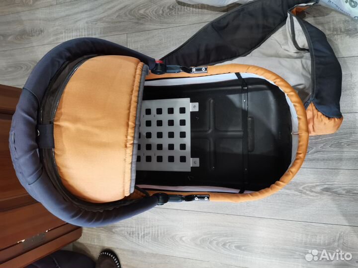 Коляска tutis