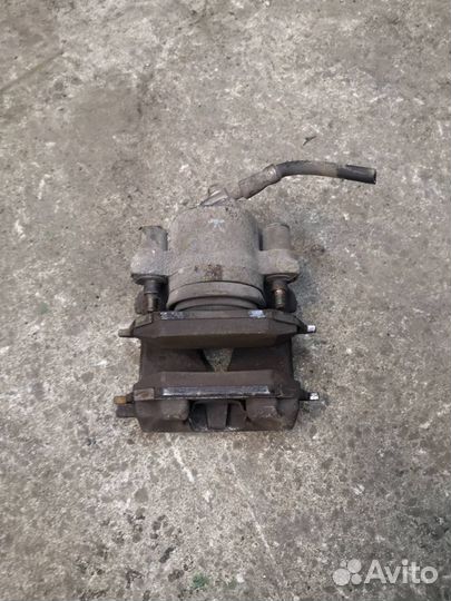 Суппорт тормозной передний правый Skoda Octavia