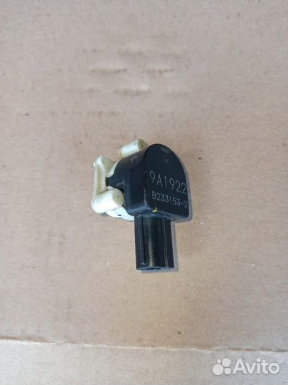 Датчик положения кузова Toyota Camry