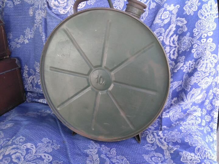 Металлическая канистра