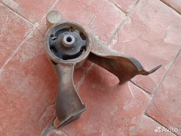 Задняя опора двигателя Лансер 9