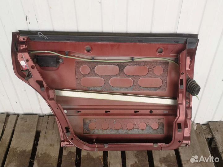 Дверь задняя левая Audi 100C4