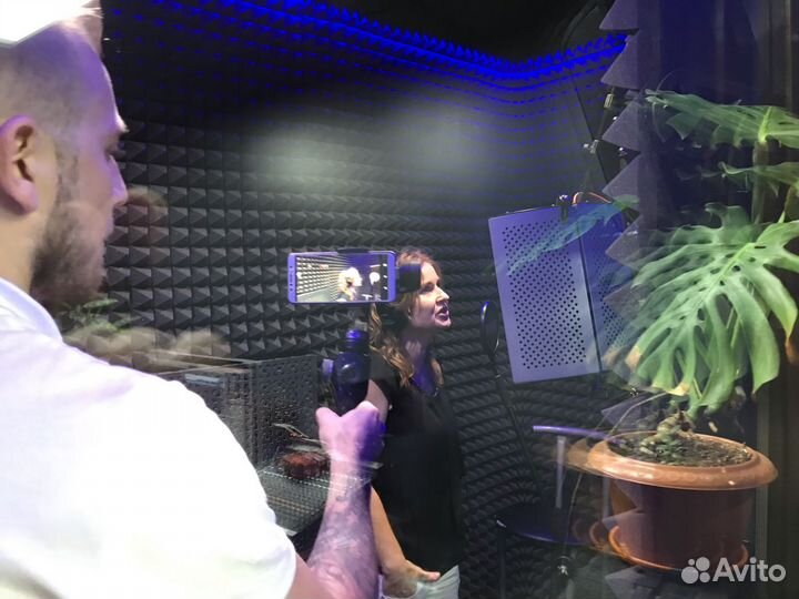 Запись песни в студии звукозаписи, песня в подарок