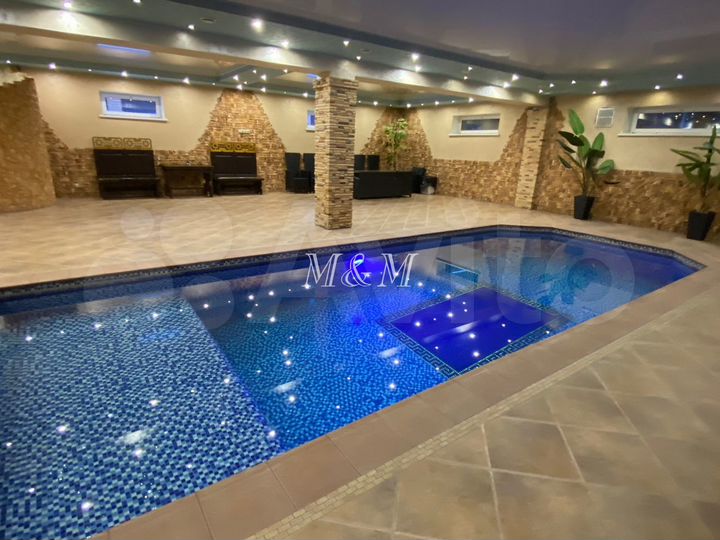 Дом 1200 м² на участке 10 сот.