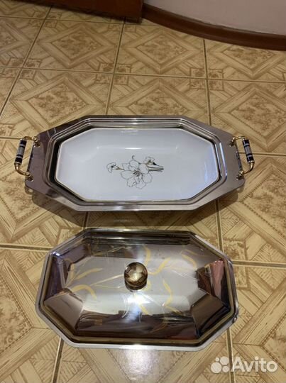 Блюдо с крышкой под горячее с ручками