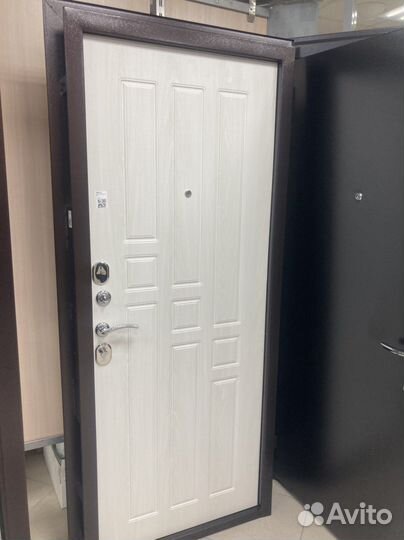 Дверь входная металлическая