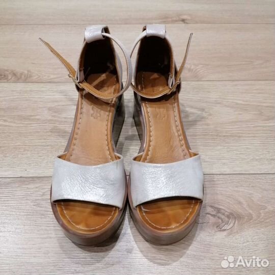 Босоножки 38 р. б/у