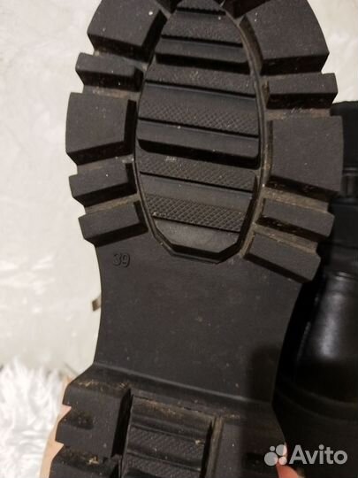 Ботинки женские зимние 39 размера новые